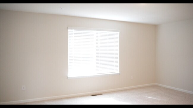 Building Photo - 1023 Klick Way