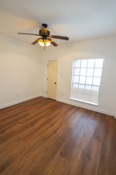 Two comfortable bedrooms - 11609 April Dr