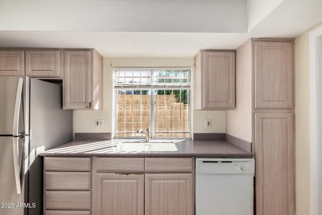 Building Photo - 16021 N 25th Dr