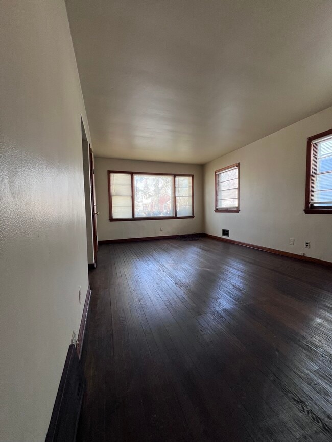 Building Photo - 5902 N 37th St