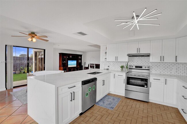 Building Photo - 15292 SW 46th Ln