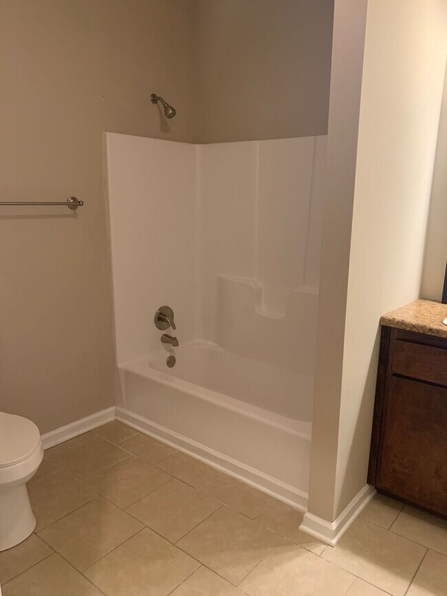 Building Photo - Modern comfort and privacy in the heart of...