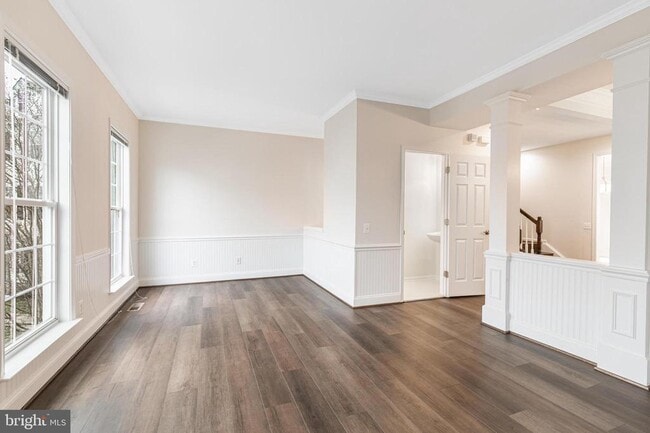 Building Photo - 5036 Greenhouse Terrace