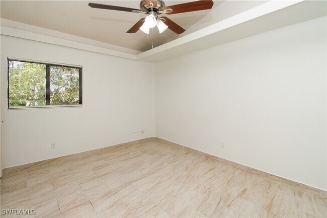 Building Photo - 826 Wiggins Pass Rd