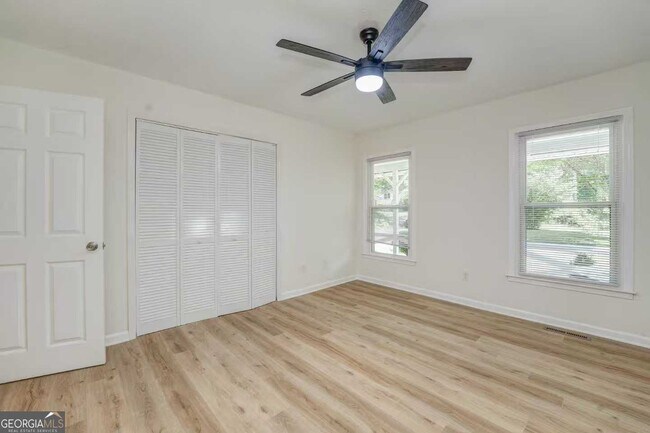 Building Photo - 133 Bishop Rd NW