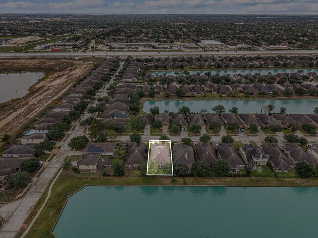 Building Photo - 26323 Crystal Cove Ln