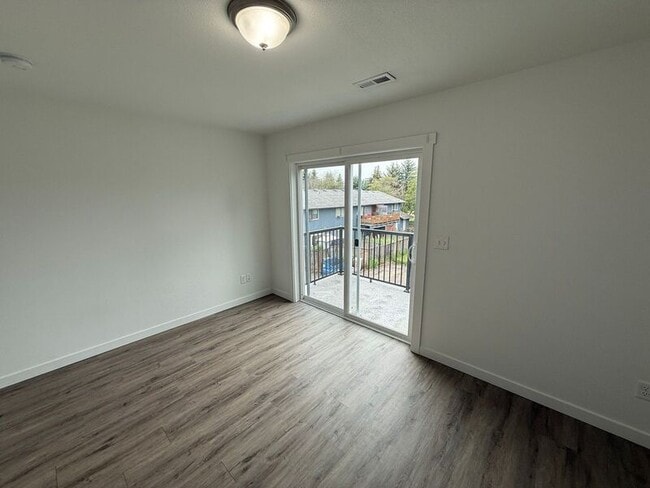 Building Photo - 2603 SW Pickford St