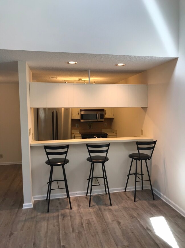 Building Photo - 324 Yorkshire Cir