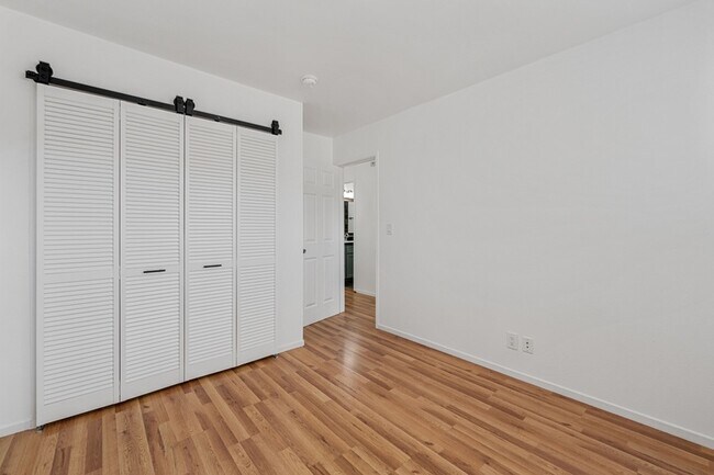 Building Photo - 3923 W 178th St