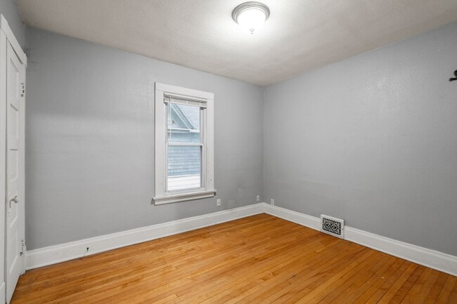 Building Photo - Cramer lower house