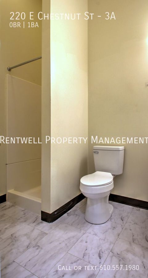 Building Photo - 220 E Chestnut St