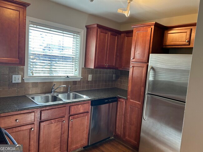 Building Photo - 48 Peachtree Ave NE