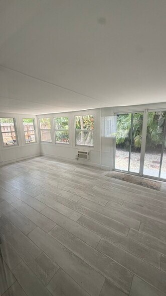 Building Photo - 1730 NE 56th Ct