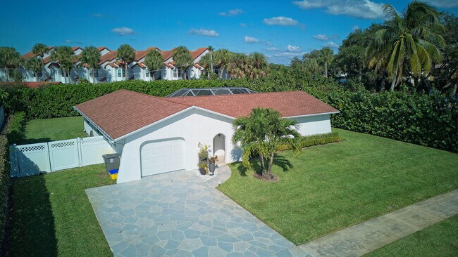 Building Photo - 2289 Windsor Rd