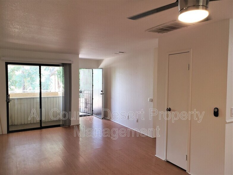 Building Photo - 2810 N Arcadia Ct