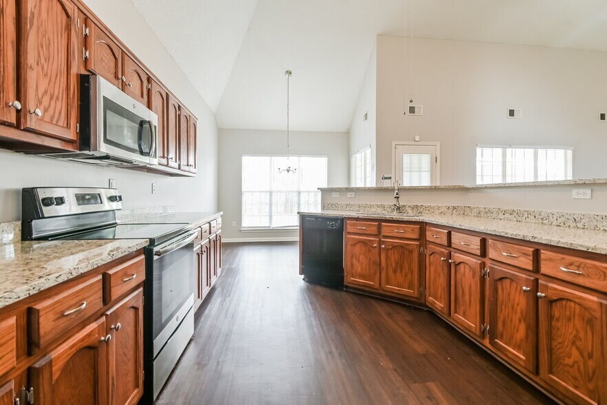 Building Photo - 5678 Kuykendall Dr