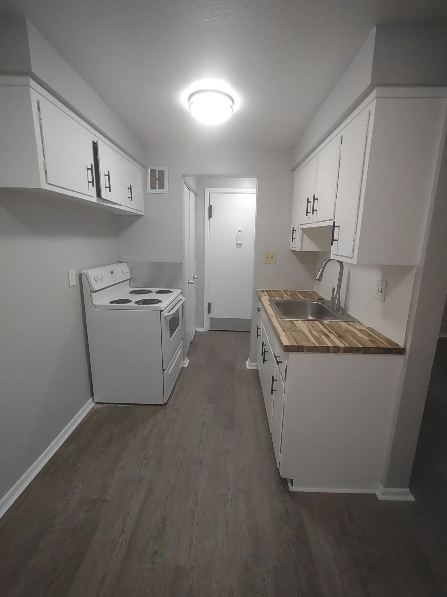 Building Photo - The Freelander