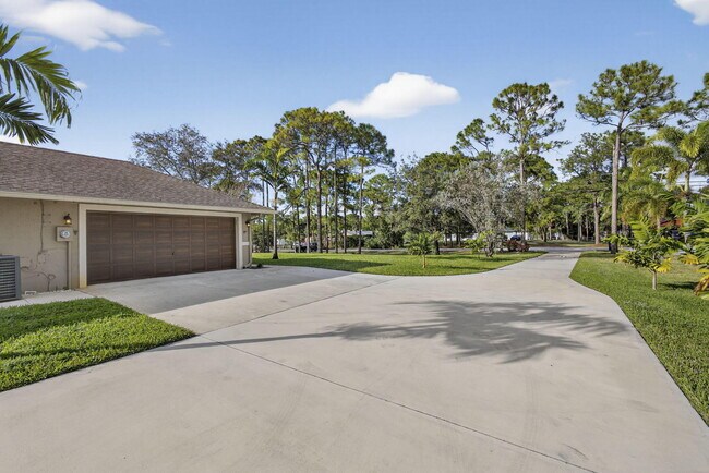 Building Photo - 11646 63rd Ln N