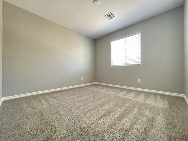 Building Photo - Beautiful Gated Henderson Home | 3 Bed/ 2.5 Bath- AVAILABLE 3/31/26