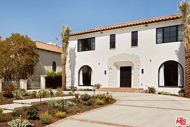 Building Photo - 308 S Highland Ave