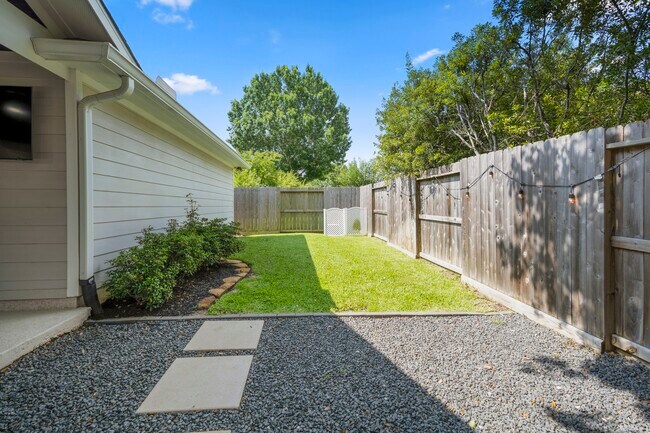 Building Photo - 5802 Sawyer Bend Ln