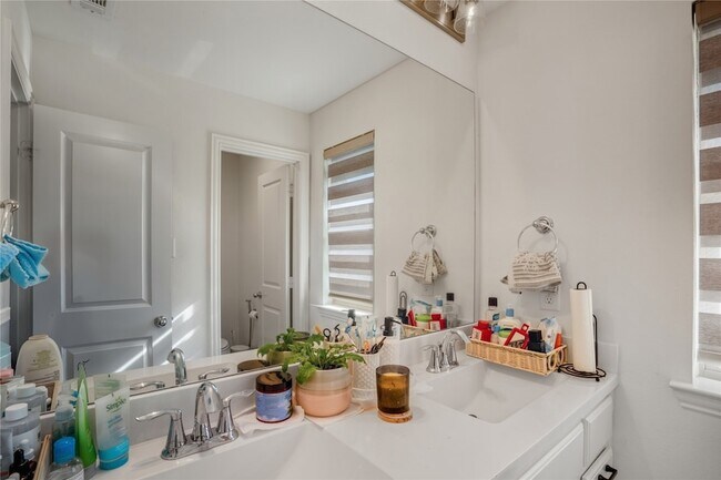 Building Photo - 4424 English Maple Dr