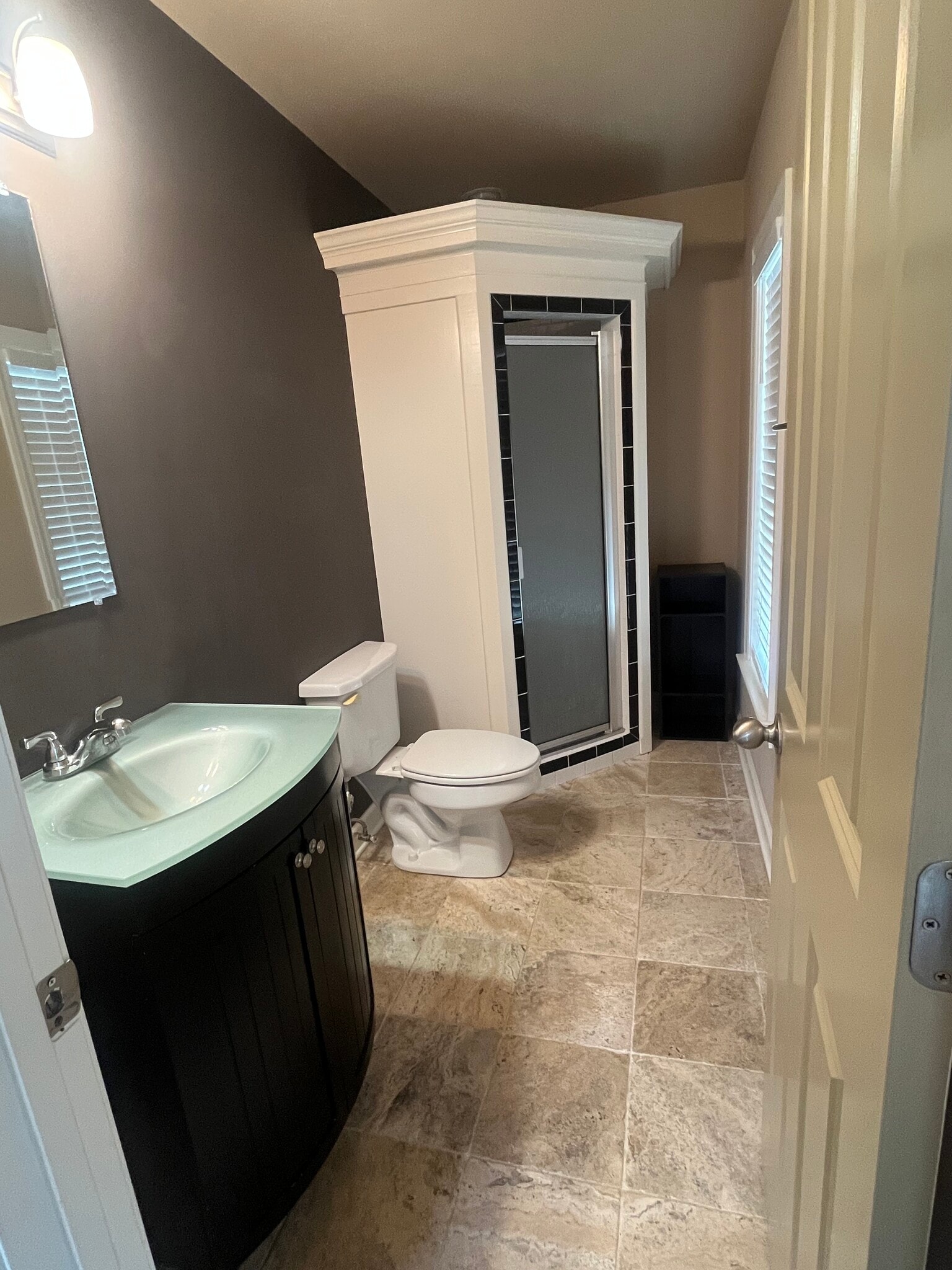 Building Photo - 400 Warner Ave