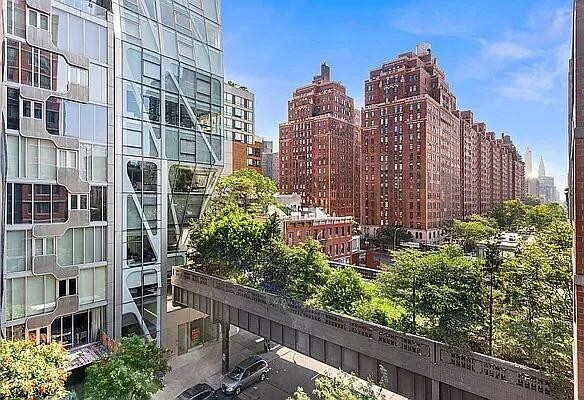 Building Photo - 520 W 23 St