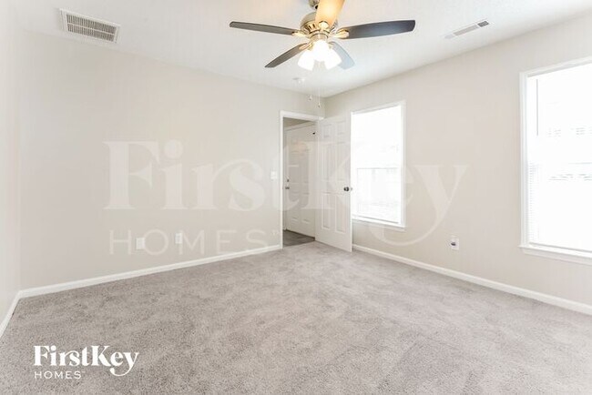 Building Photo - 208 Guinevere Ct