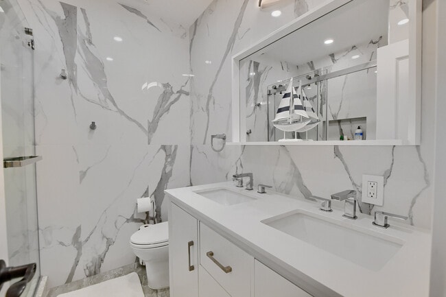 Building Photo - 414 Lindell Blvd