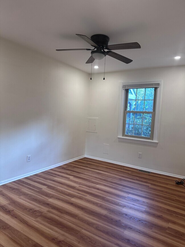 Building Photo - 7 Wisina Ct