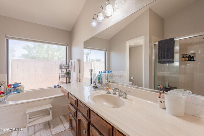 Building Photo - 3829 E Ahwatukee Dr