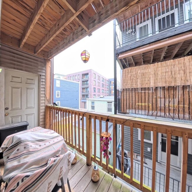 Building Photo - 285 Dorchester St