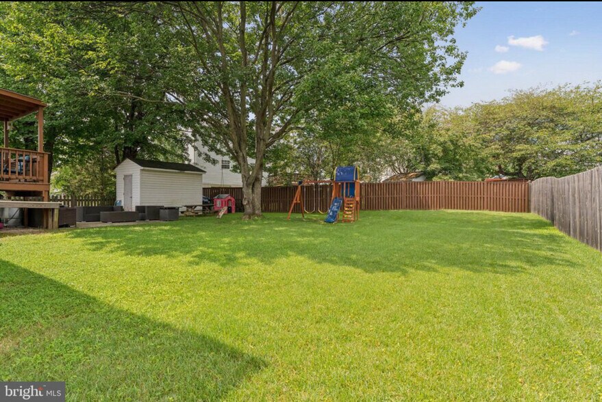 Building Photo - 5832 Riverside Dr