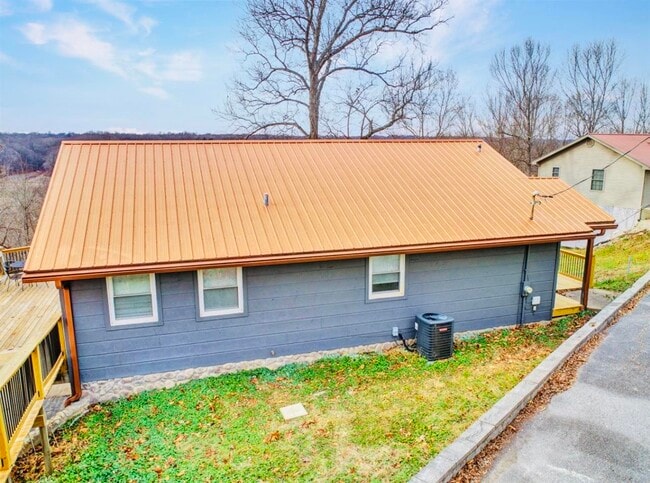Building Photo - 73 Willow Tree Cir