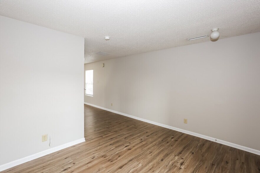 Building Photo - 1902 Mallard Woods Pl