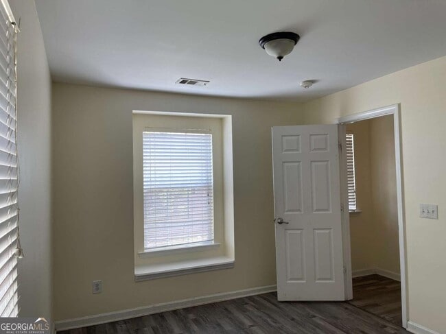 Building Photo - 5553 Sable Way