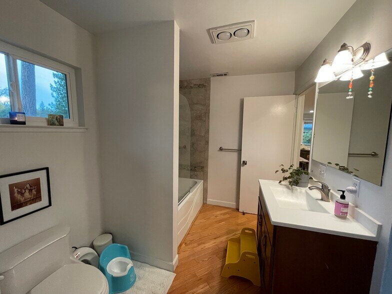 Building Photo - 17497 Shoshoni Trail Ct