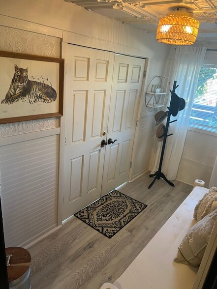 Building Photo - 6920 NE 27th Ave