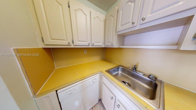 Building Photo - 1955 NE 135th St