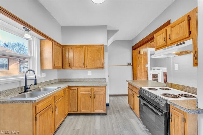 Building Photo - 516 Whitney Ave