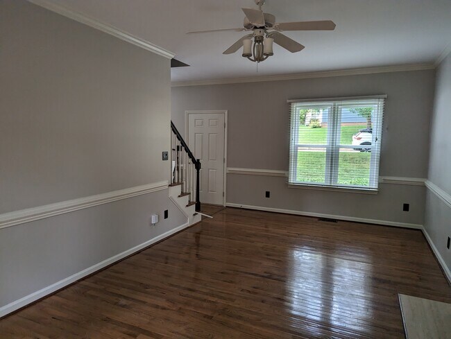 Building Photo - 300 Arlington Ridge