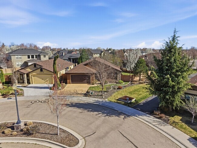 Building Photo - 5850 N Rio Lomas Ave