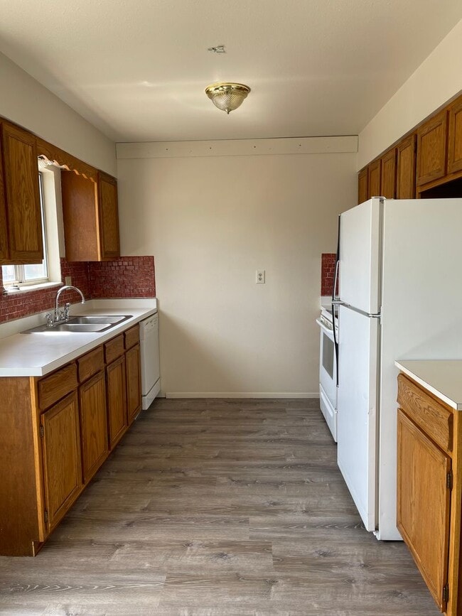 Building Photo - 3 bedroom, 1 bath