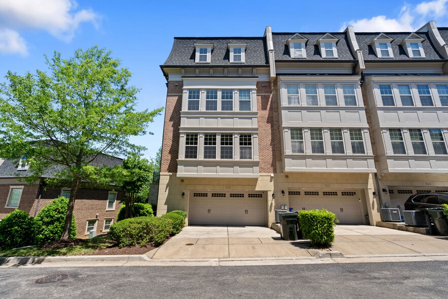 Building Photo - 500 Overlook Park Dr