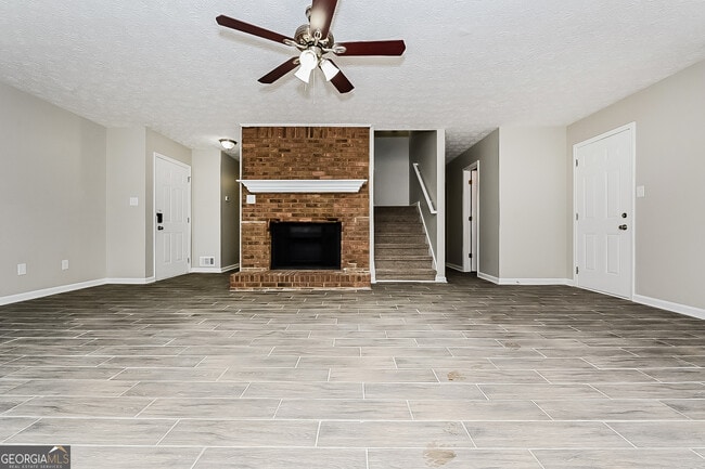 Building Photo - 295 Stoneridge Way