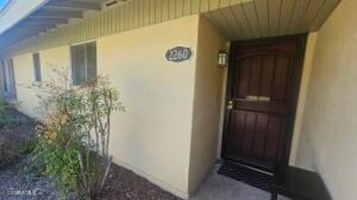 Building Photo - Well Maintained Camarillo Condo with 2 Bedrooms & 2 Full Bathrooms Including Laminate Flooring