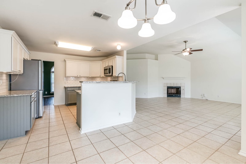 Building Photo - 15718 Knollrun