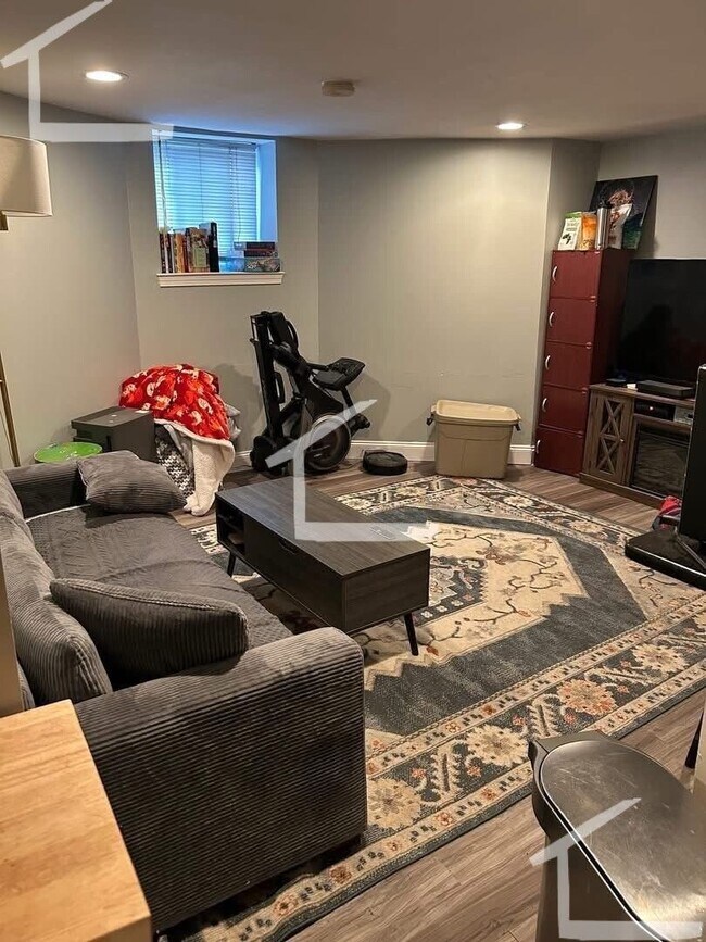 Building Photo - GARDEN LEVEL RENOVATED 2 BED IN ALLSTON!!!