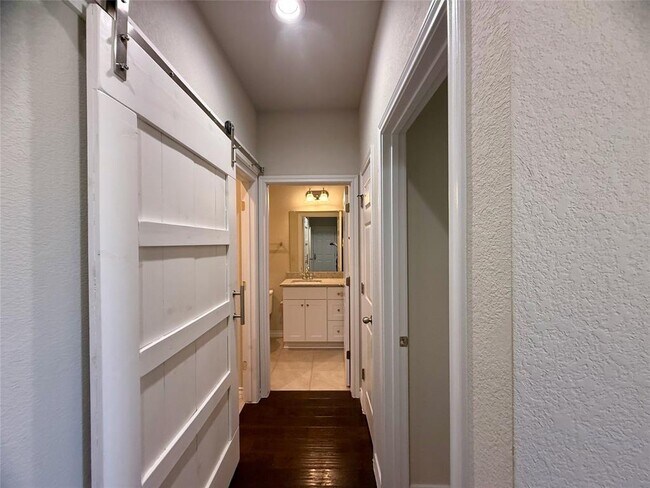 Building Photo - 1300 Eagle Ridge Trail